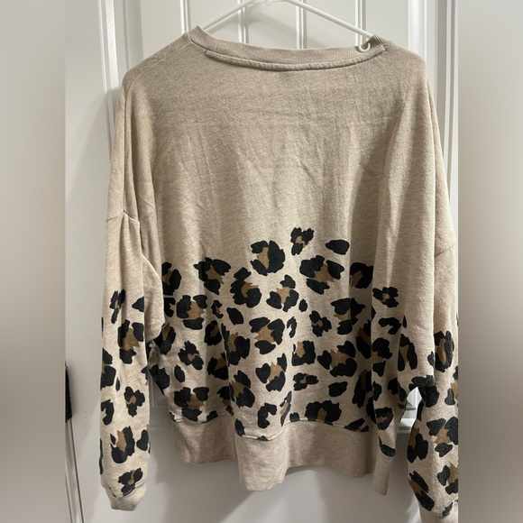 cheetah print sweater/sweatshirt - Picture 2 of 2